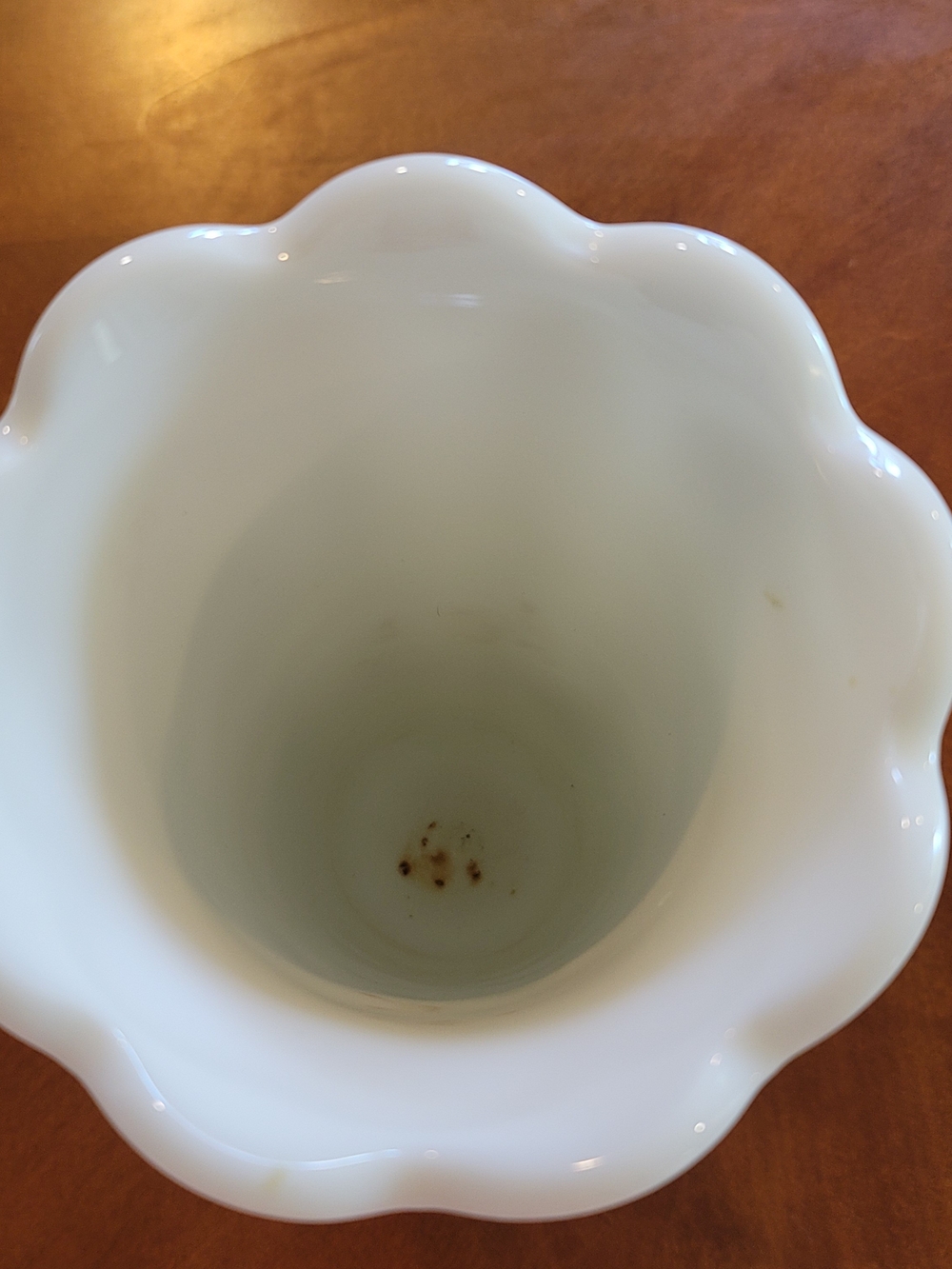 Westmoreland Paneled Grape Pattern Milk Glass Footed Vase Crimped Rim 11.5 Inch - Picture 7 of 13